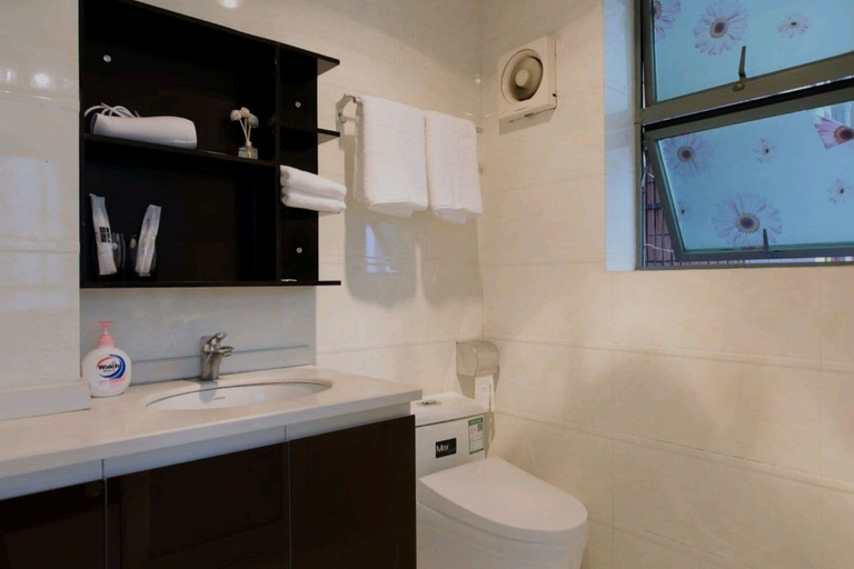 Bathroom 5, Four Seasons Window View Apartment, Shenzhen