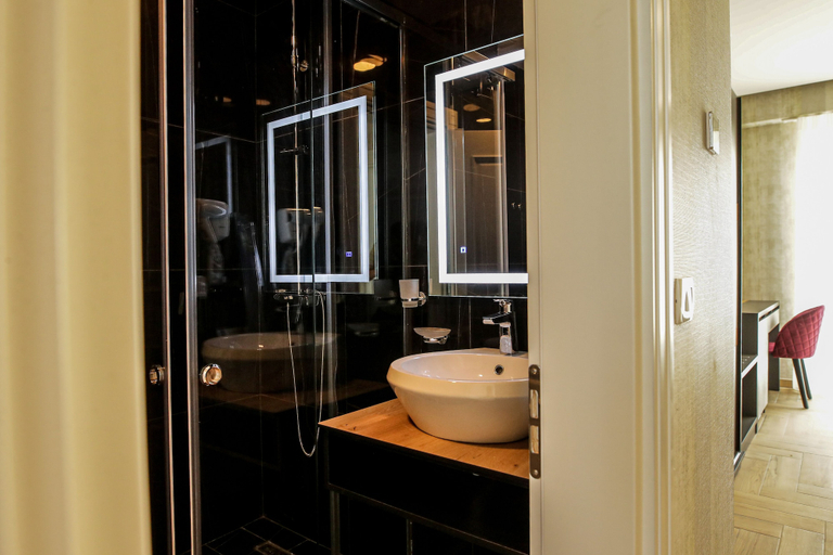Bathroom 2, Rozafa Blu Hotel, Lezhës
