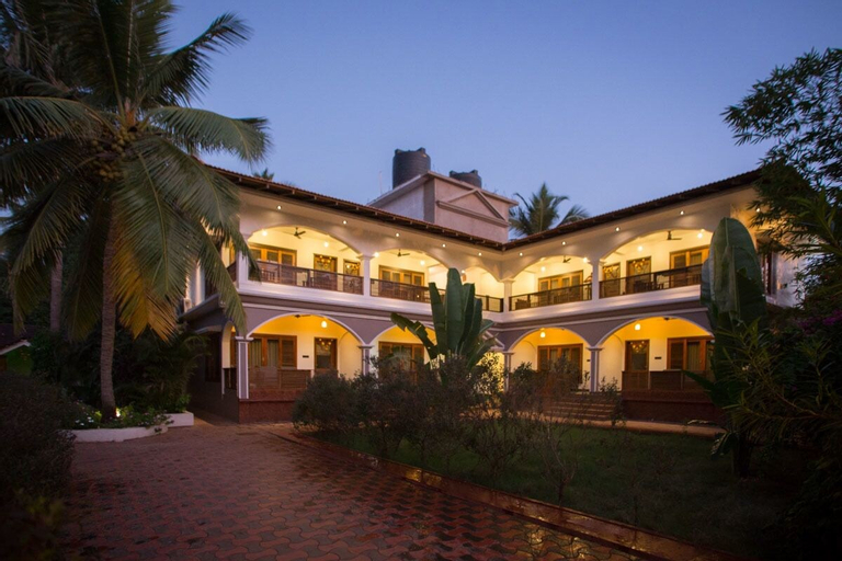 Exterior & Views