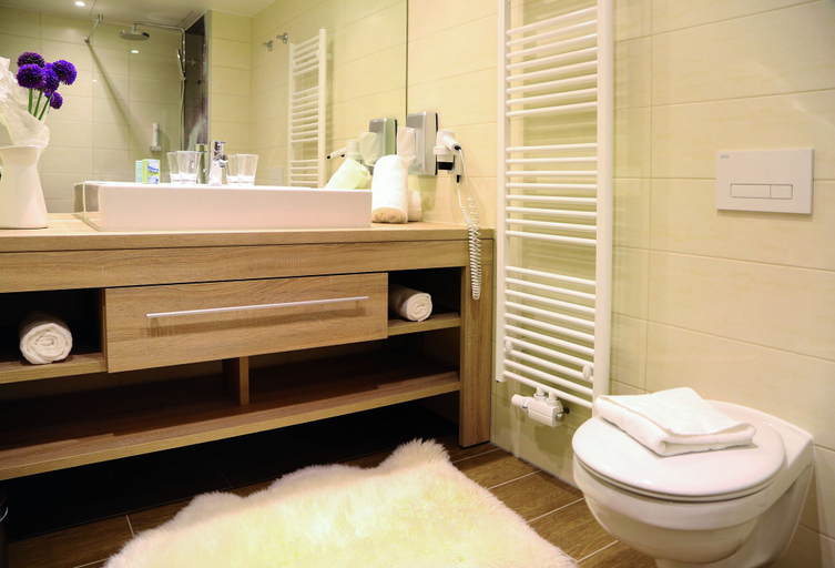 Bathroom 4, Berghotel Der Königsleitner - Adults only, Zell am See