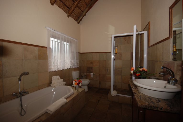 Bathroom 5, Hoopoe Haven Guest House, City of Johannesburg