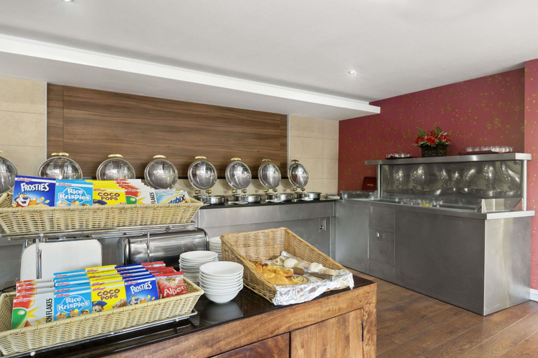 Food & Drinks 4, Redwings Lodges Birmingham, Sandwell