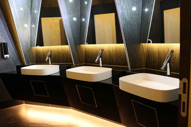 Bathroom 4, Hotel International Prishtina, Priština