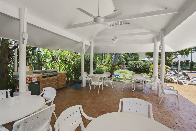 Food & Drinks 5, Agincourt Beachfront Apartments, Cairns