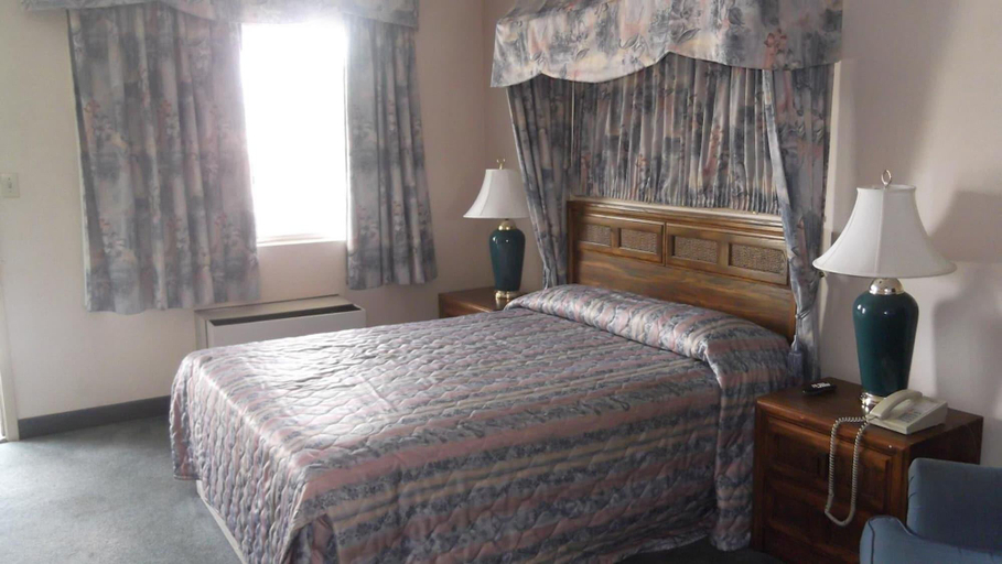 Bedroom 3, Sunset Inn, Niagara