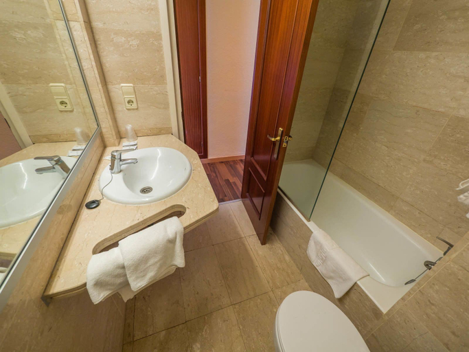 Bathroom 4, Hotel Golden Sand, Girona