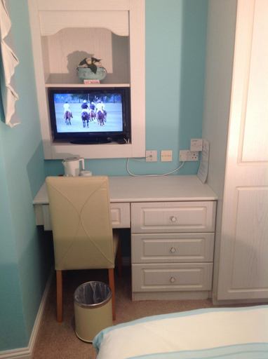 Bedroom 2, Shawlee Cottage, North Lanarkshire