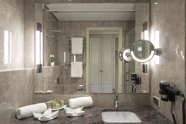 Bathroom 4, Park Hotel & Spa Katharina, Breisgau-Hochschwarzwald