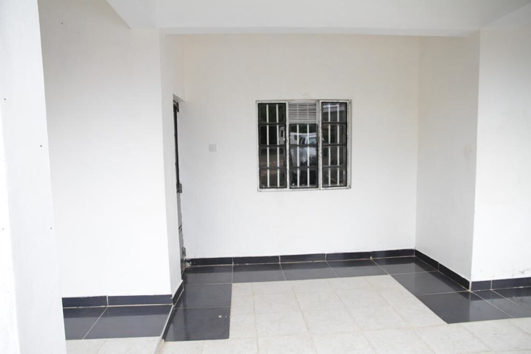 Others 5, The Don Hotel, Bondo