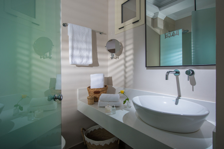 Bathroom 4, Notos Heights Hotel & Suites, Crete
