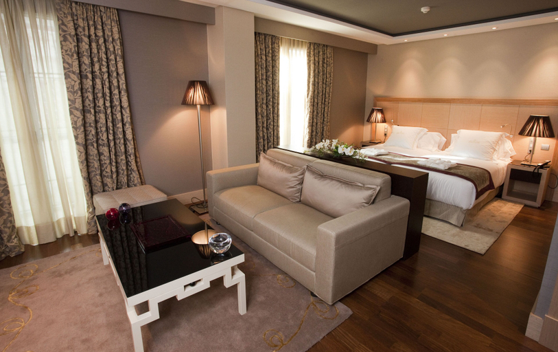 Bedroom 2, Nexus Valladolid Suites & Hotel, Valladolid