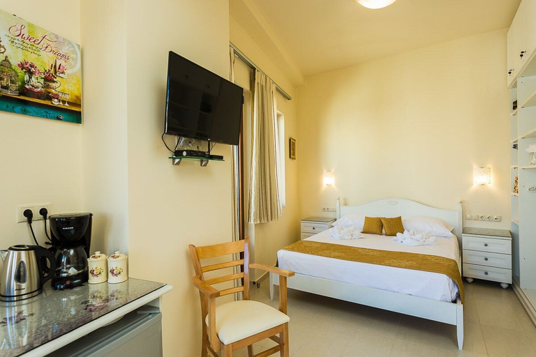Bedroom 4, Polyxenia Suites, Crete