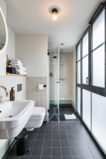 Bathroom 5, Le Grand Quartier, Paris