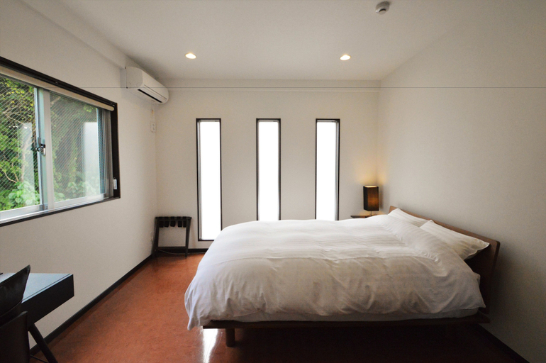 Bedroom 3, The White Reef, Uruma