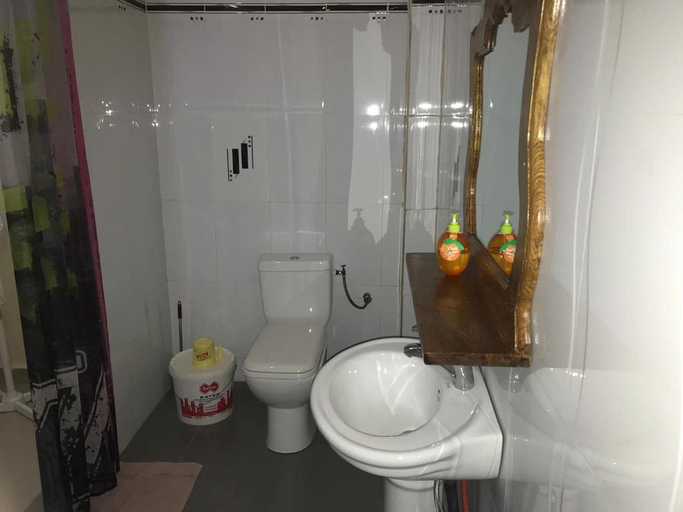 Bathroom 4, Maison Dhôte Abanna, Fatick