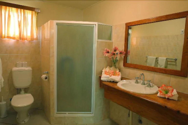 Bathroom, Pacific Gardens Hotel, Goroka