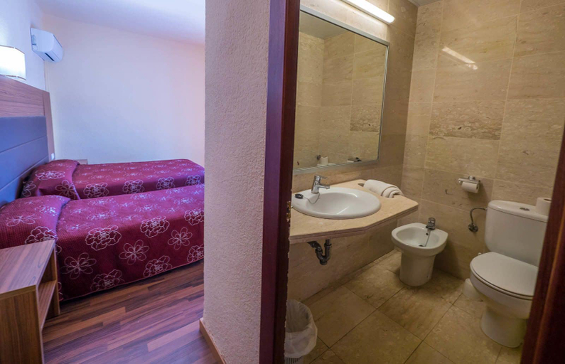 Bathroom 4, Hotel Golden Sand, Girona