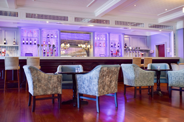 Food & Drinks 5, The Devon Inn Hotel