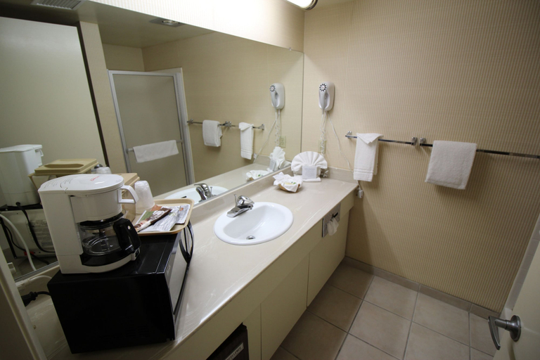 Bathroom 4, Inn of Lompoc, Santa Barbara