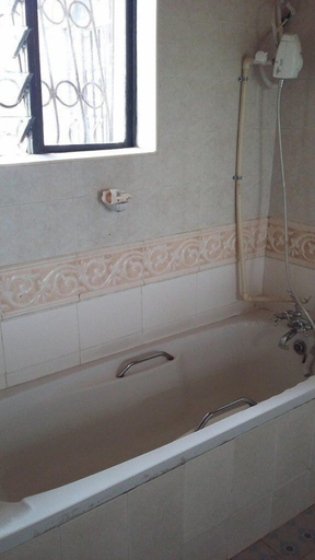 Bathroom 4, Karen Bomas Inn, Langata