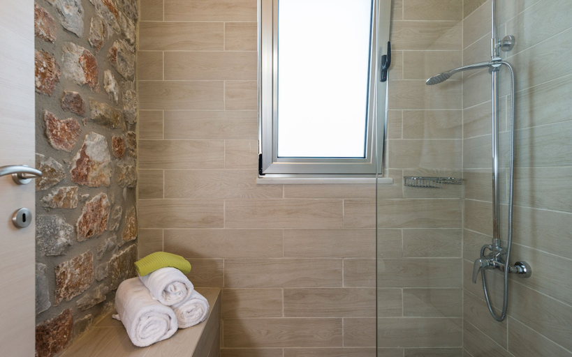 Bathroom 5, Cedar Bay Beachside Villas, Crete