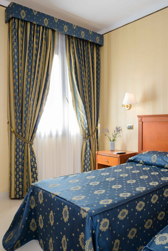 Bedroom 4, Hotel Hermitage, Salerno
