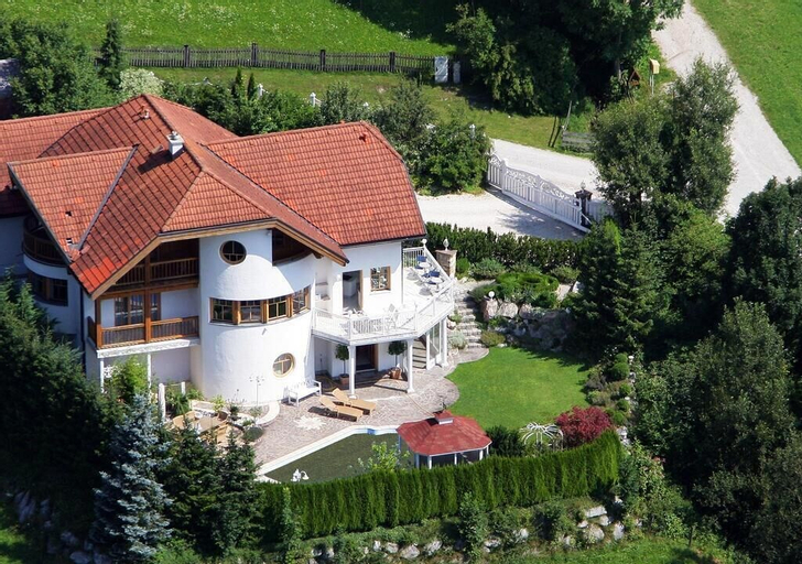 Villa Salza, Liezen