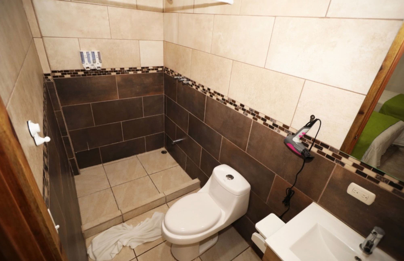 Bathroom 4, Whitehouse Bed and Breakfast, Puntarenas