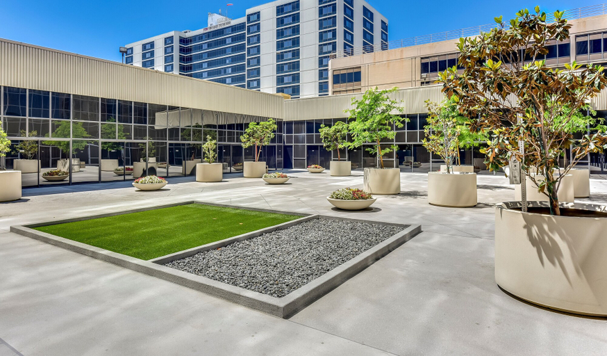 Exterior & Views 2, Hilton Los Angeles Airport, Los Angeles