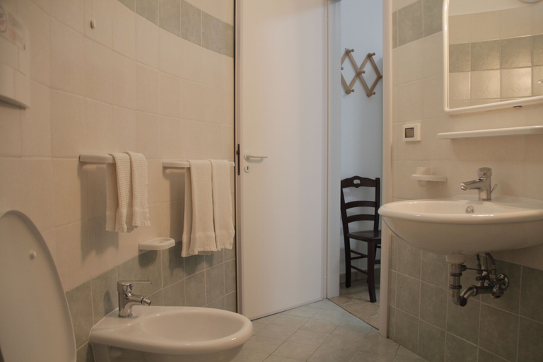 Bathroom 4, B&B Monterossi, Lecce