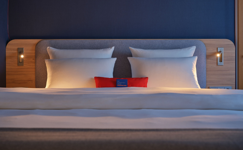 Bedroom 3, Holiday Inn Express COLOGNE - MUELHEIM by IHG, Köln