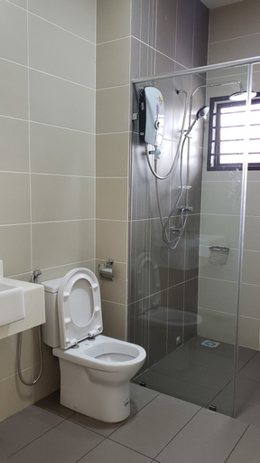 Bathroom 3, SR Home Stay at KLIA, Sepang