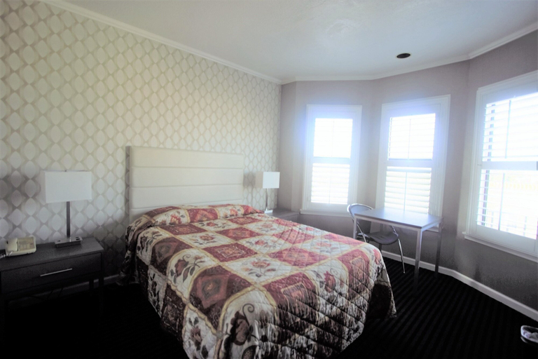Bedroom 3, Alpha Inn & Suites, San Francisco
