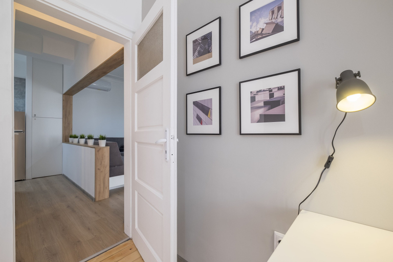Others 4, Stylish 2 BR Home in Center of Sofia, Stolichna