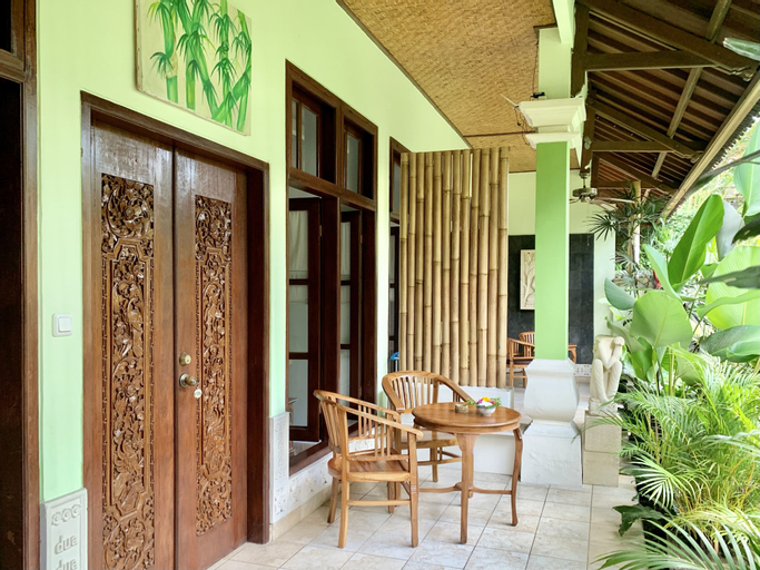 Exterior & Views 21