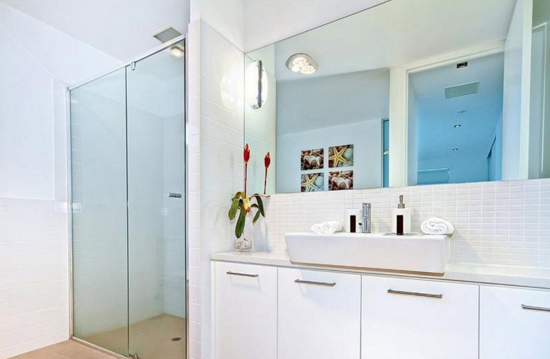 Bathroom 3, Breeze Beachfront Apartments, Victor Harbor