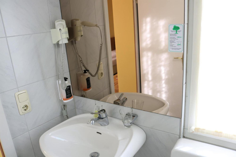 Bathroom 4, Hotel Zum Wilden Schwein, Ahrweiler