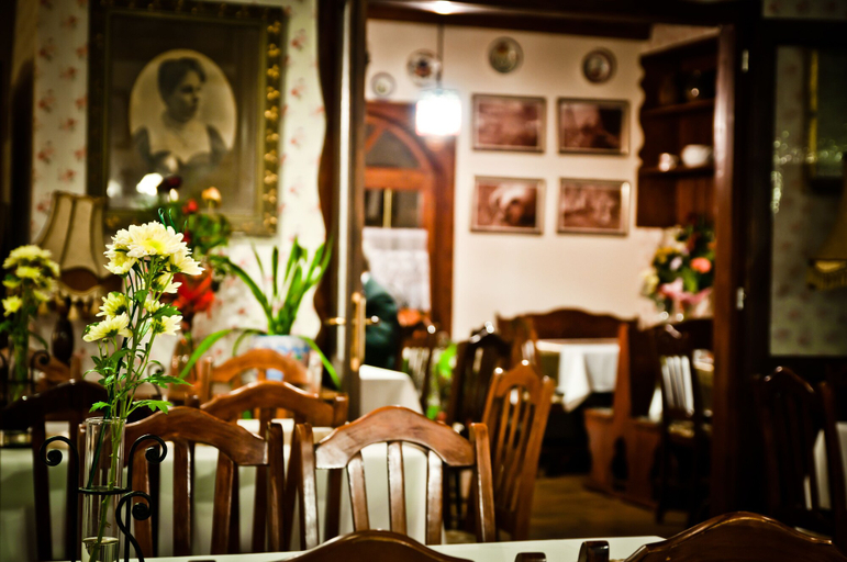 Food & Drinks, Aranygombos Fogadó, Abaúj–Hegyközi