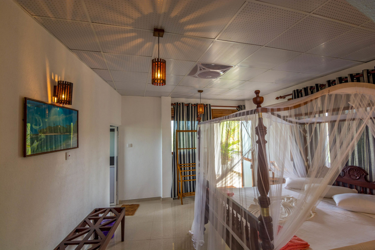 Bedroom 3, Sea View Beach Resort, Habaraduwa