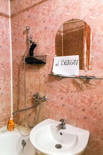 Bathroom 2, Apartment on Chernogryazskoy, Northern
