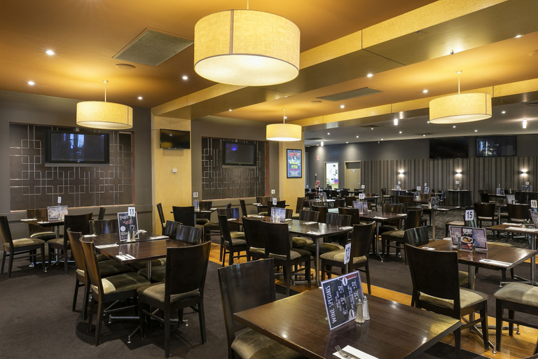 Food & Drinks 5, Nightcap at Excelsior Hotel, Whittlesea  - South-West