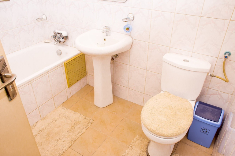 Bathroom 5, Mikaddo City Inn, Kumasi