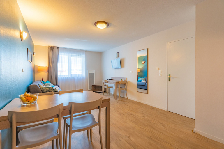 Dining Room 4