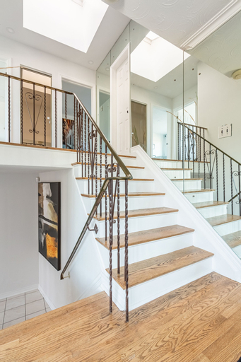 Others 4, Family & Corporate home in Mississauga, Peel