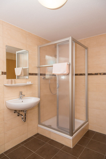 Bathroom, Appartementhaus Pension und Café König, Erzgebirgskreis