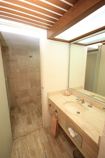 Bathroom 4, Howard Johnson by Wyndham Veracruz, Veracruz