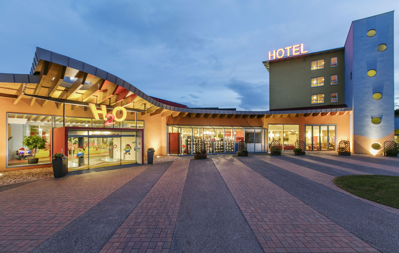 Exterior & Views 2, H2O Hotel-Therme-Resort, Hartberg-Fürstenfeld