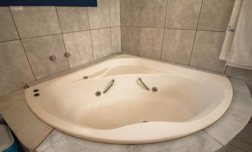 Bathroom 4, Pouso Tiradentes, Tiradentes
