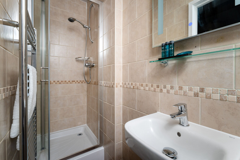 Bathroom 5, St Andrews Hotel, Devon