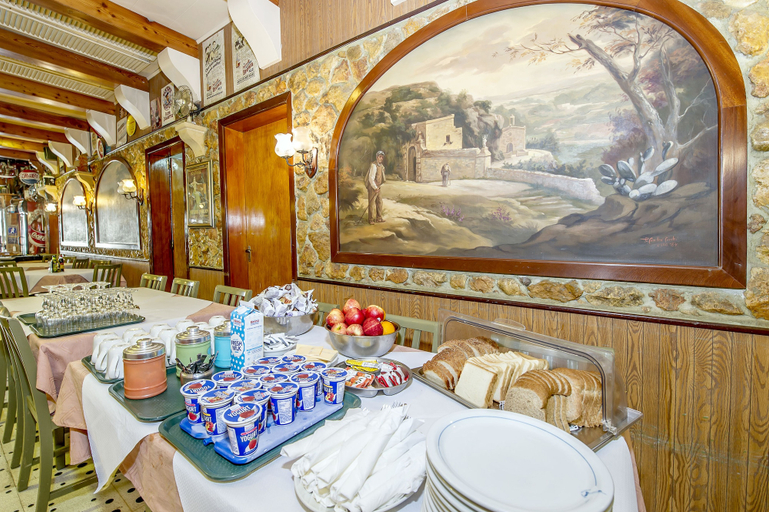 Food & Drinks 5, Electra Guesthouse